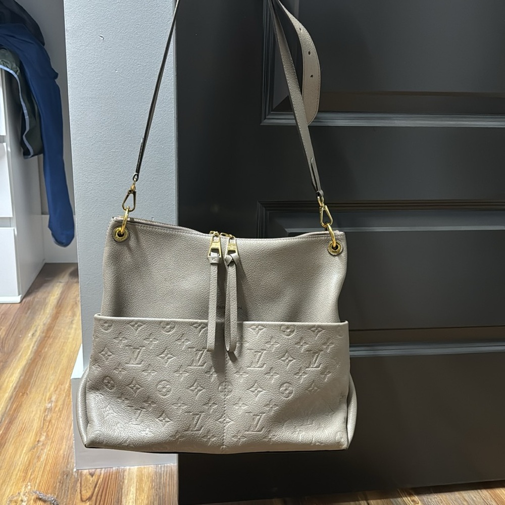 Pristine Condition Authentic Louis Vuitton Monogr… - image 6